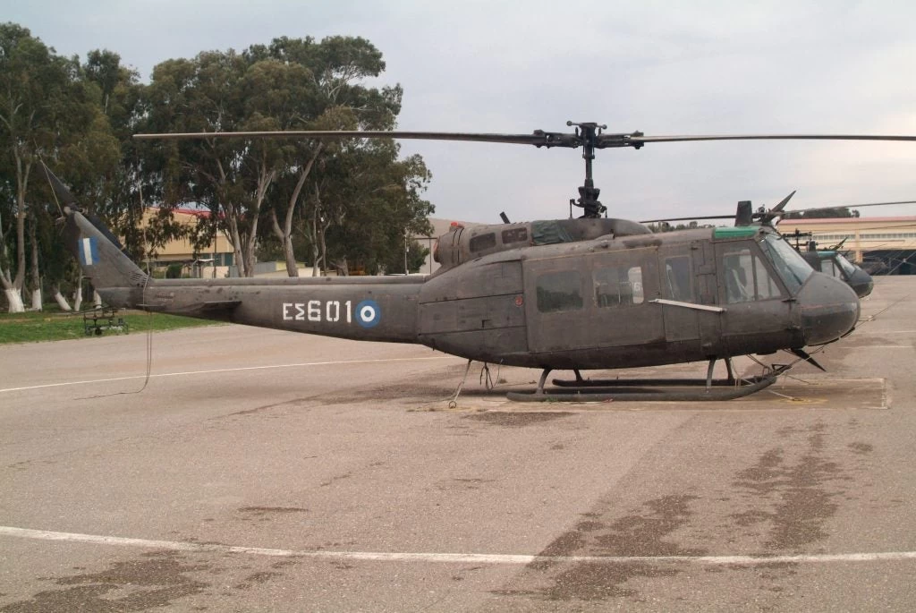 Απώλεια ισχύος ελικοπτέρου Huey στη Ρεντίνα – Δεν υπάρχουν τραυματίες ή σοβαρές ζημιές